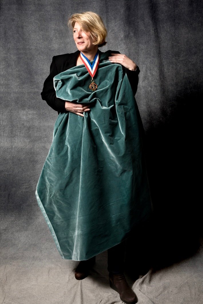 photo de laurence R avec la médaille de M.O.F